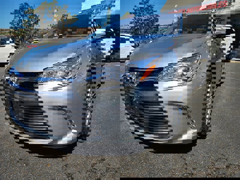 Used 2017 Toyota Camry XLE image 5