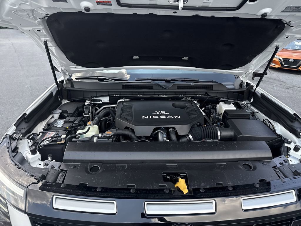 Used 2025 Nissan Armada PRO-4X image 9