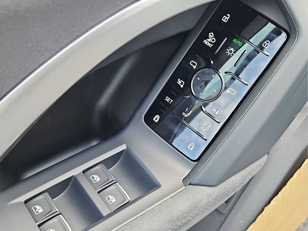 New 2026 Audi SQ5 Premium Plus AWD/4WD image 6