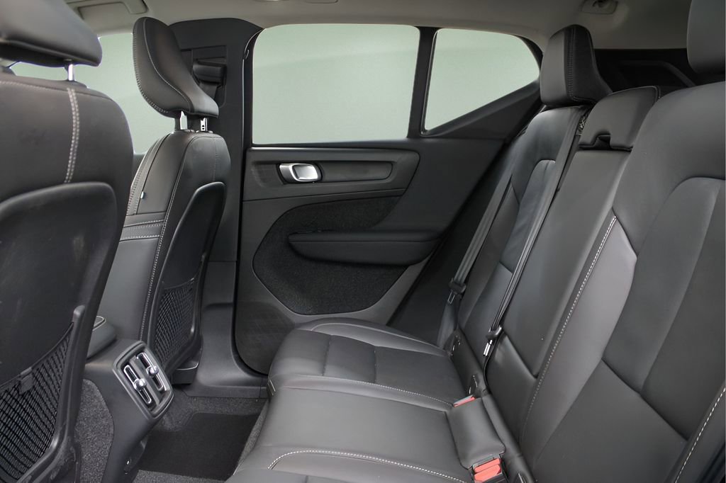 Used 2025 Volvo XC40 B5 Ultra AWD/4WD image 27