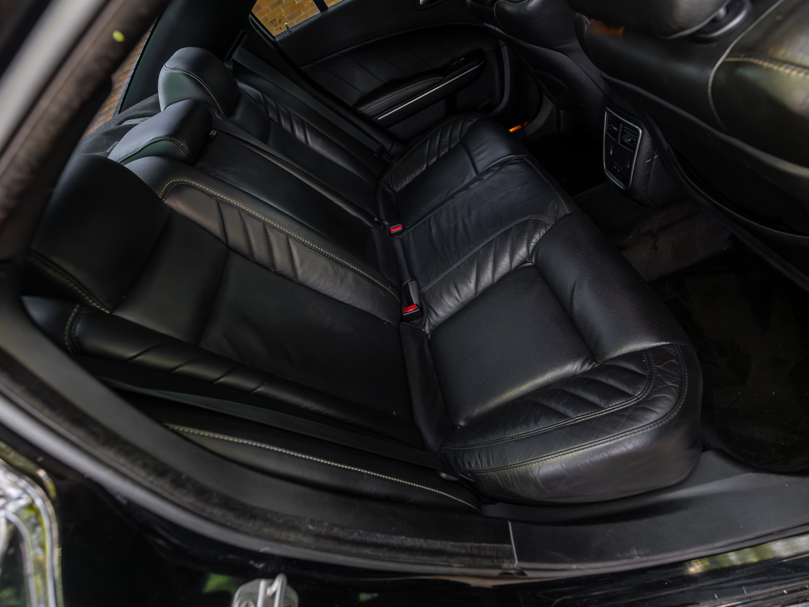 Used 2016 Dodge Charger SRT w/ Harman/Kardon Audio Group image 16