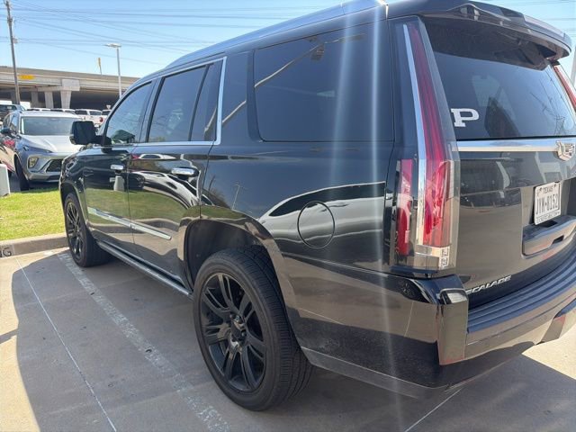 Used 2016 Cadillac Escalade Platinum image 3