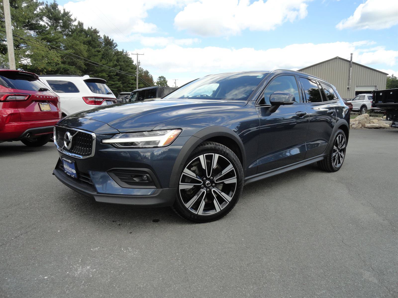 Used 2022 Volvo V60 T5 Cross Country w/ Advanced Package AWD/4WD image 1
