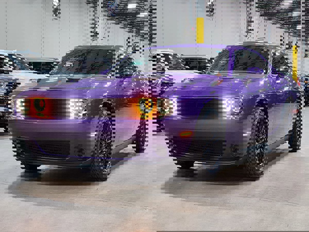 Used 2019 Dodge Challenger SXT image 4