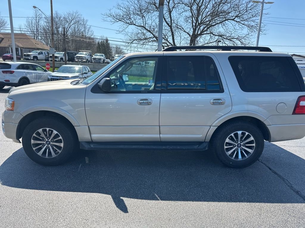 Used 2017 Ford Expedition XLT w/ Equipment Group 202A image 5