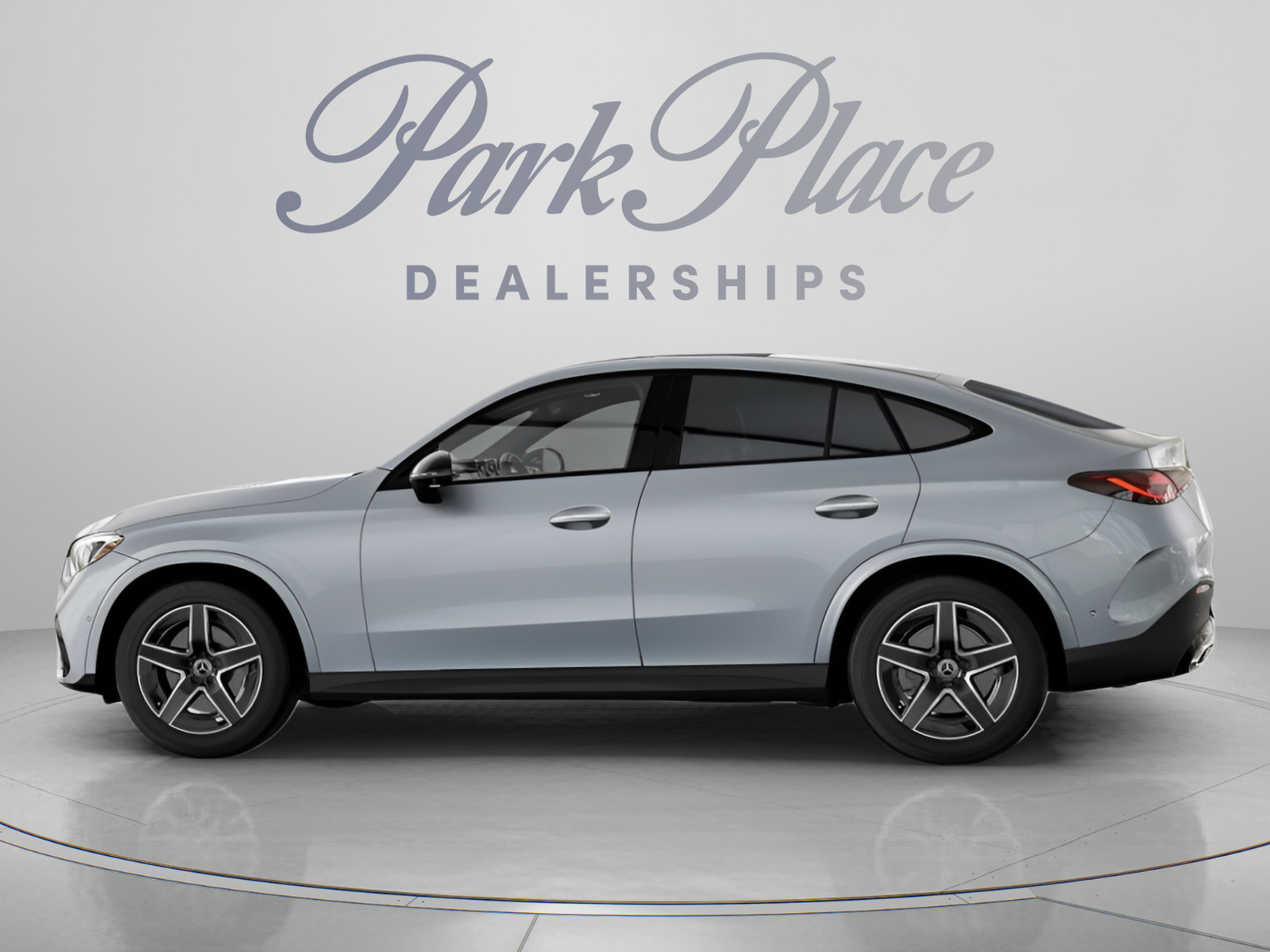 Used 2024 Mercedes-Benz GLC 300 4MATIC image 11