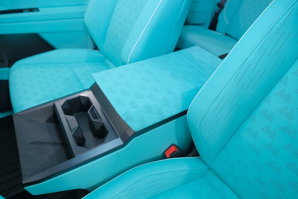 Used 2025 Tesla Cybertruck AWD Crew Cab image 28