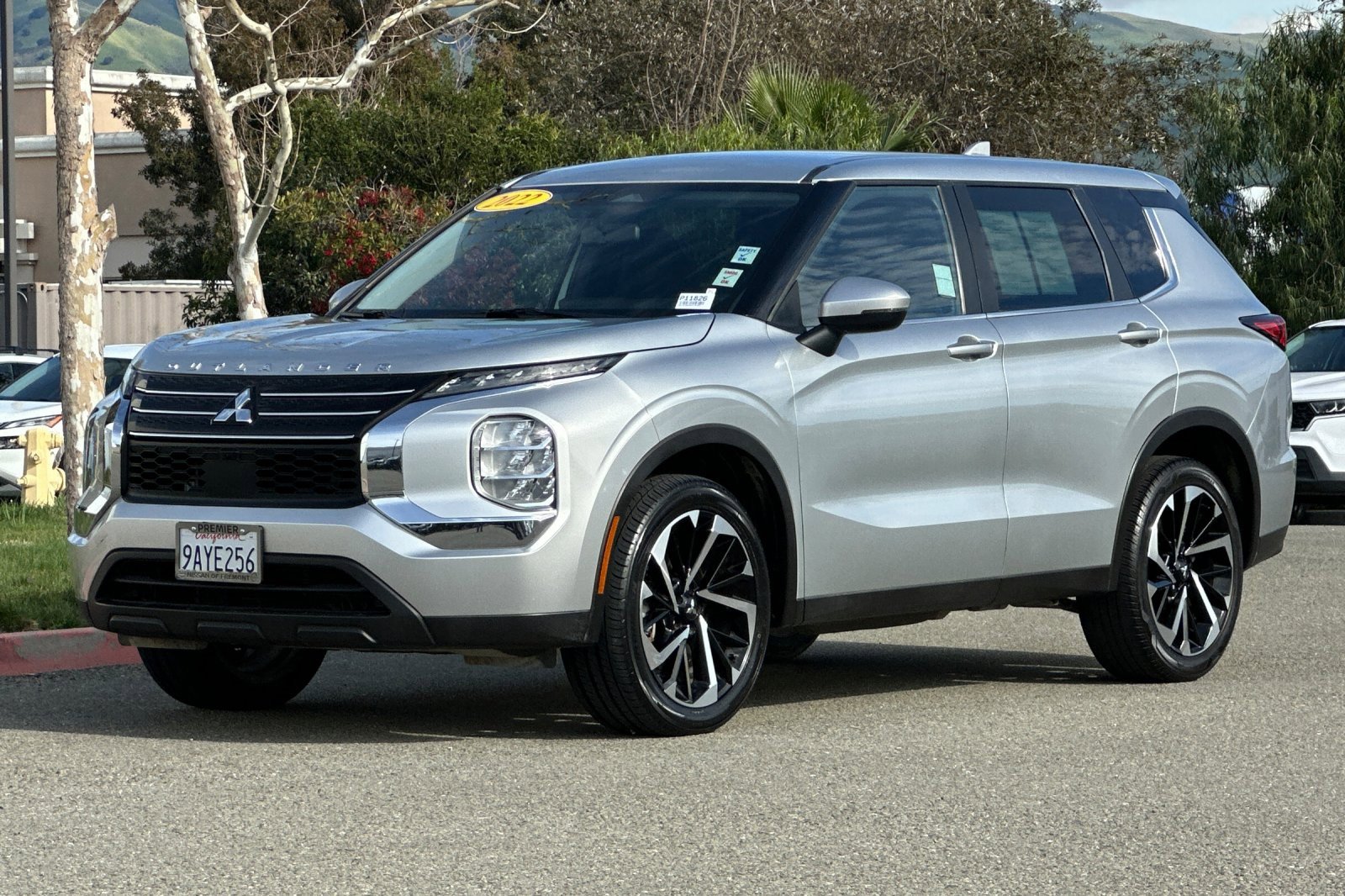 Used 2022 Mitsubishi Outlander ES image 8