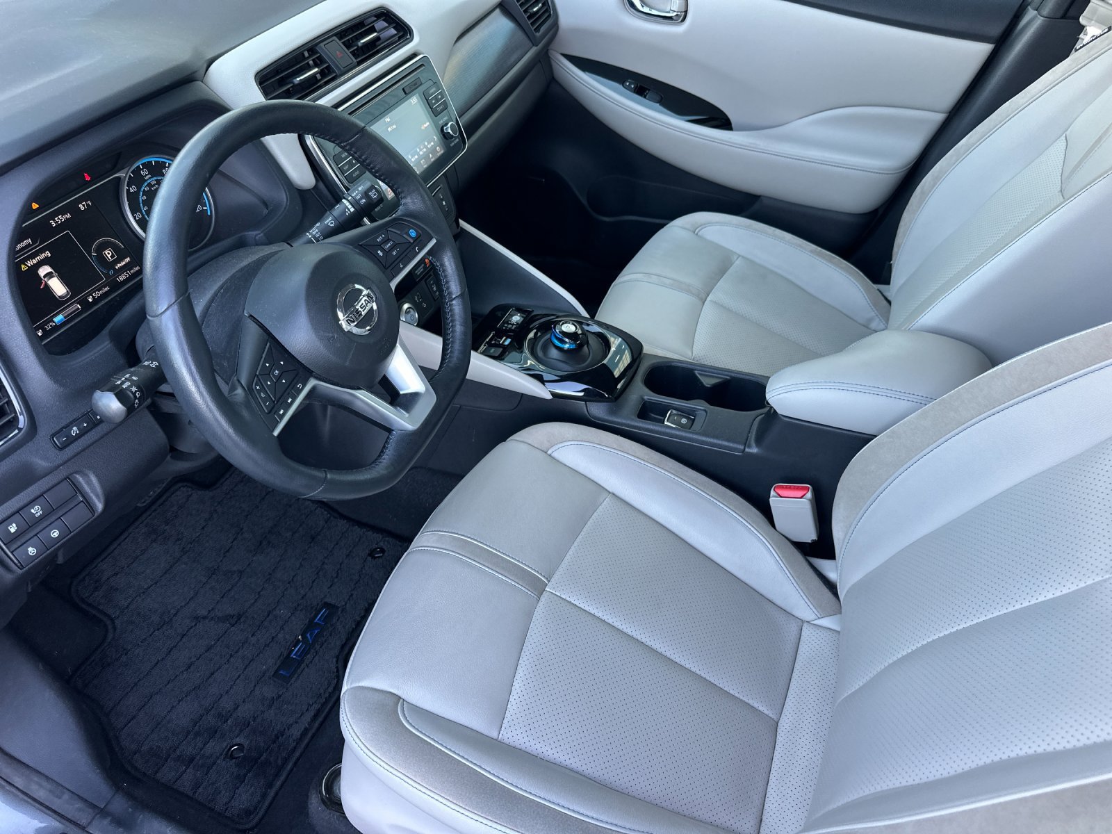 Used 2018 Nissan Leaf SL w/ SL Technology Package FWD image 9