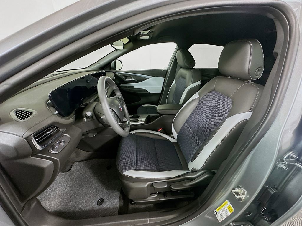 Used 2024 Buick Envista Preferred w/ Advanced Safety Package FWD image 20