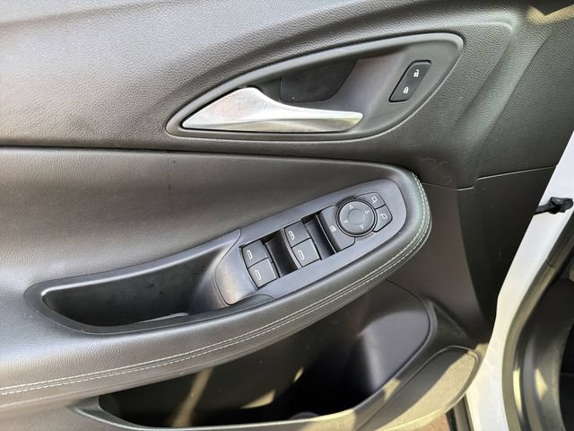 Used 2025 Buick Encore GX Preferred AWD/4WD image 15