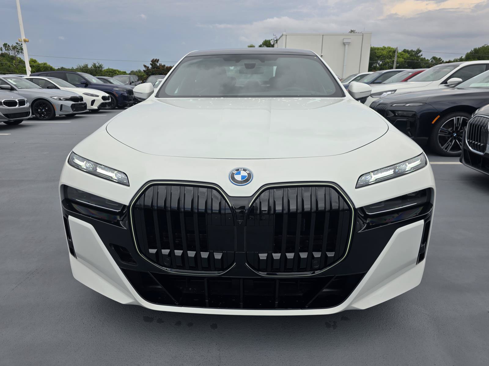 New 2026 BMW 750e xDrive w/ Executive Package AWD/4WD image 10