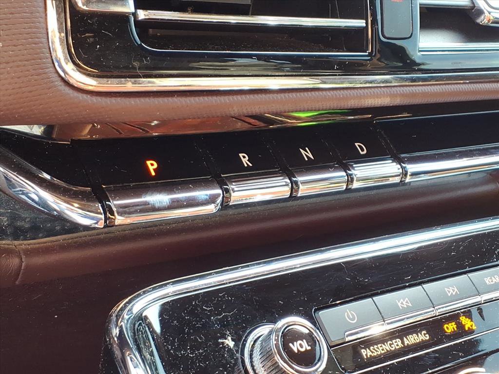 Used 2020 Lincoln Navigator Black Label w/ Cargo Convenience Package image 15