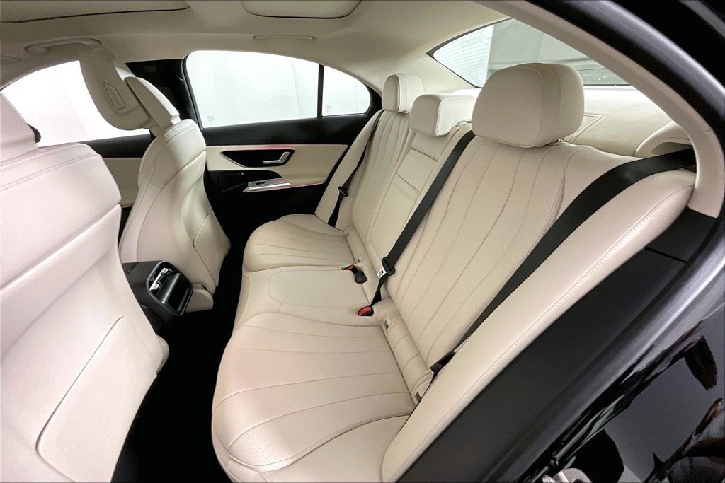 Used 2026 Mercedes-Benz E 350 4MATIC Sedan image 18