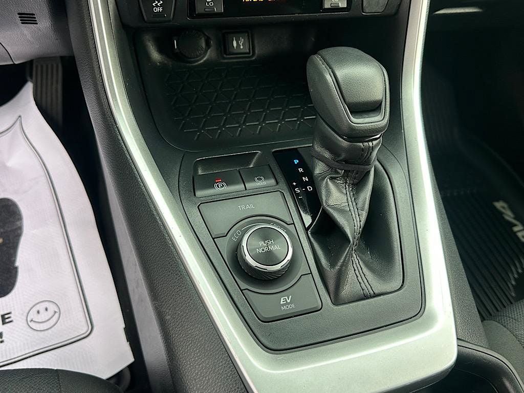Certified 2019 Toyota RAV4 XLE w/ Convenience Package AWD/4WD image 24