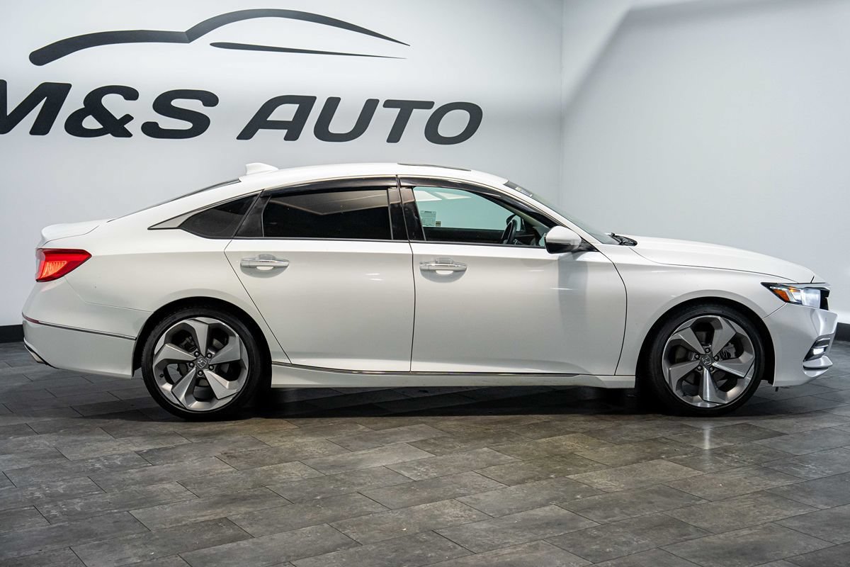 Used 2019 Honda Accord Touring image 8