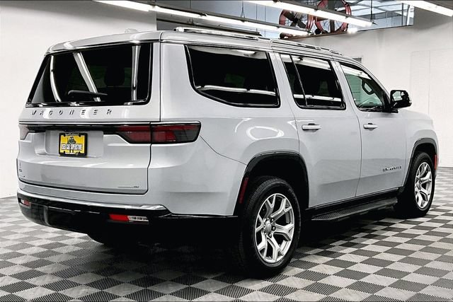 Used 2022 Jeep Wagoneer Series II AWD/4WD image 14
