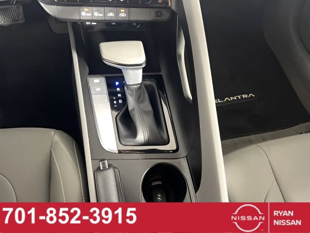 Used 2023 Hyundai Elantra SEL w/ Cargo Package image 22