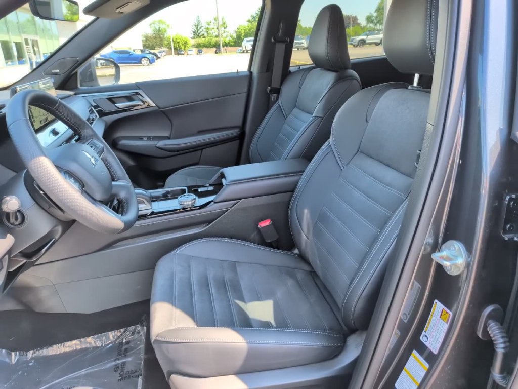 New 2026 Mitsubishi Outlander LE AWD/4WD image 17