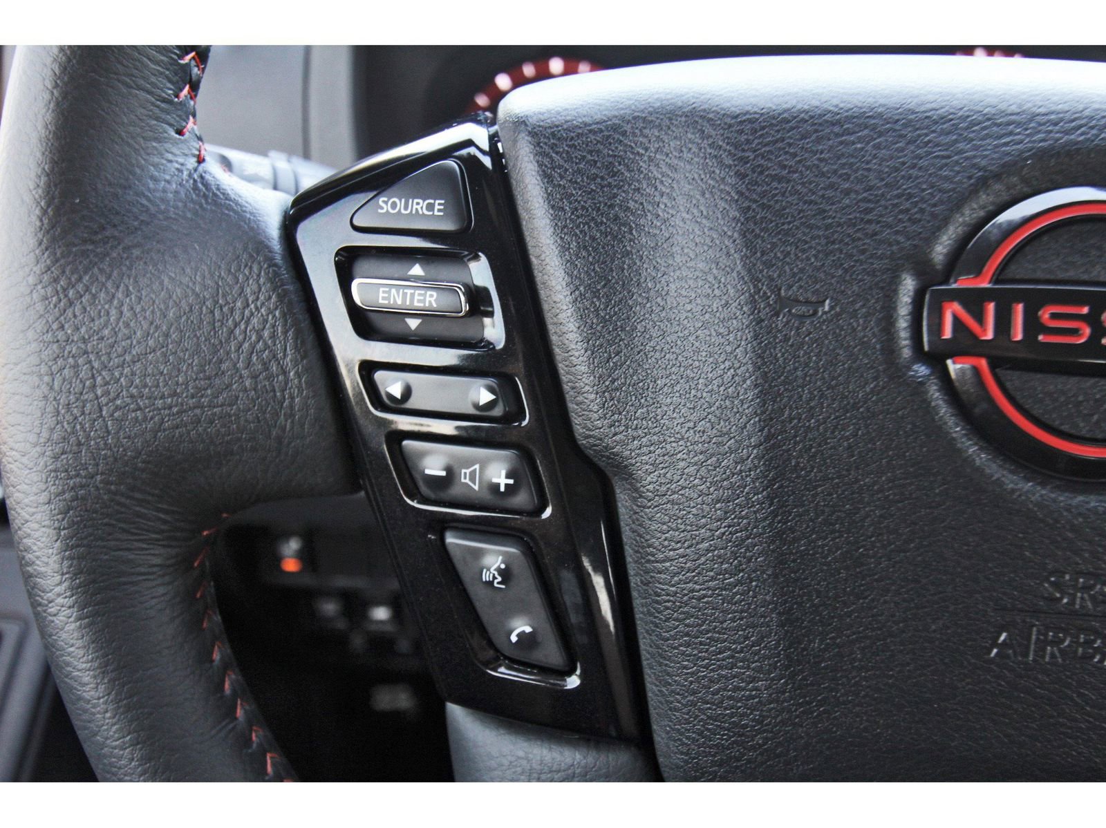 Certified 2025 Nissan Frontier PRO-4X w/ Pro Premium Package image 18