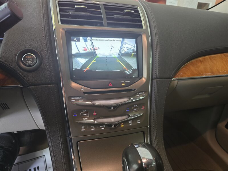 Used 2012 Lincoln MKX AWD image 21
