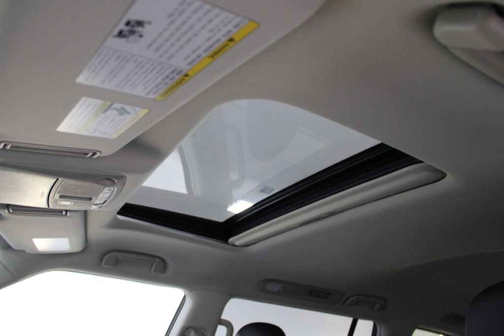 Used 2024 Nissan Armada Platinum w/ Captain's Chairs Package image 59