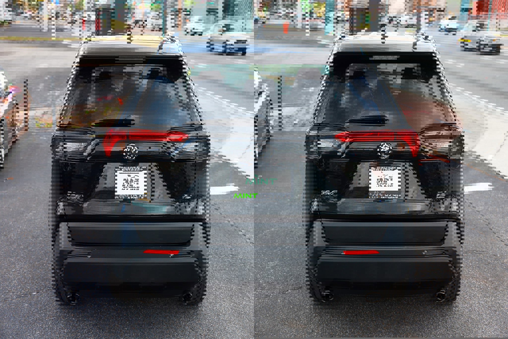 Used 2022 Toyota RAV4 XLE image 14