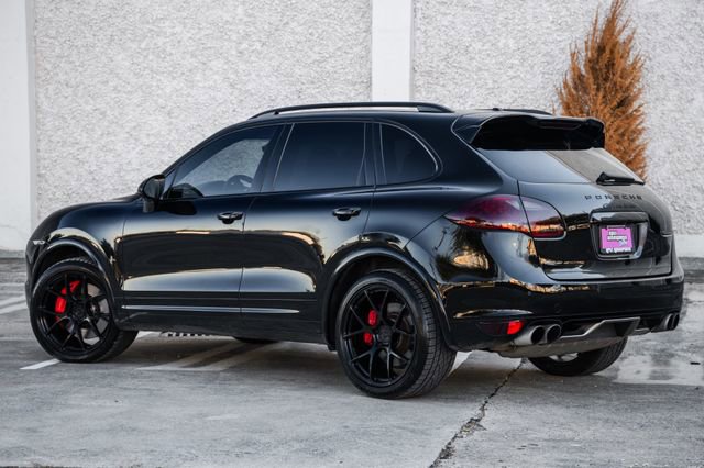 Used 2013 Porsche Cayenne Turbo image 5