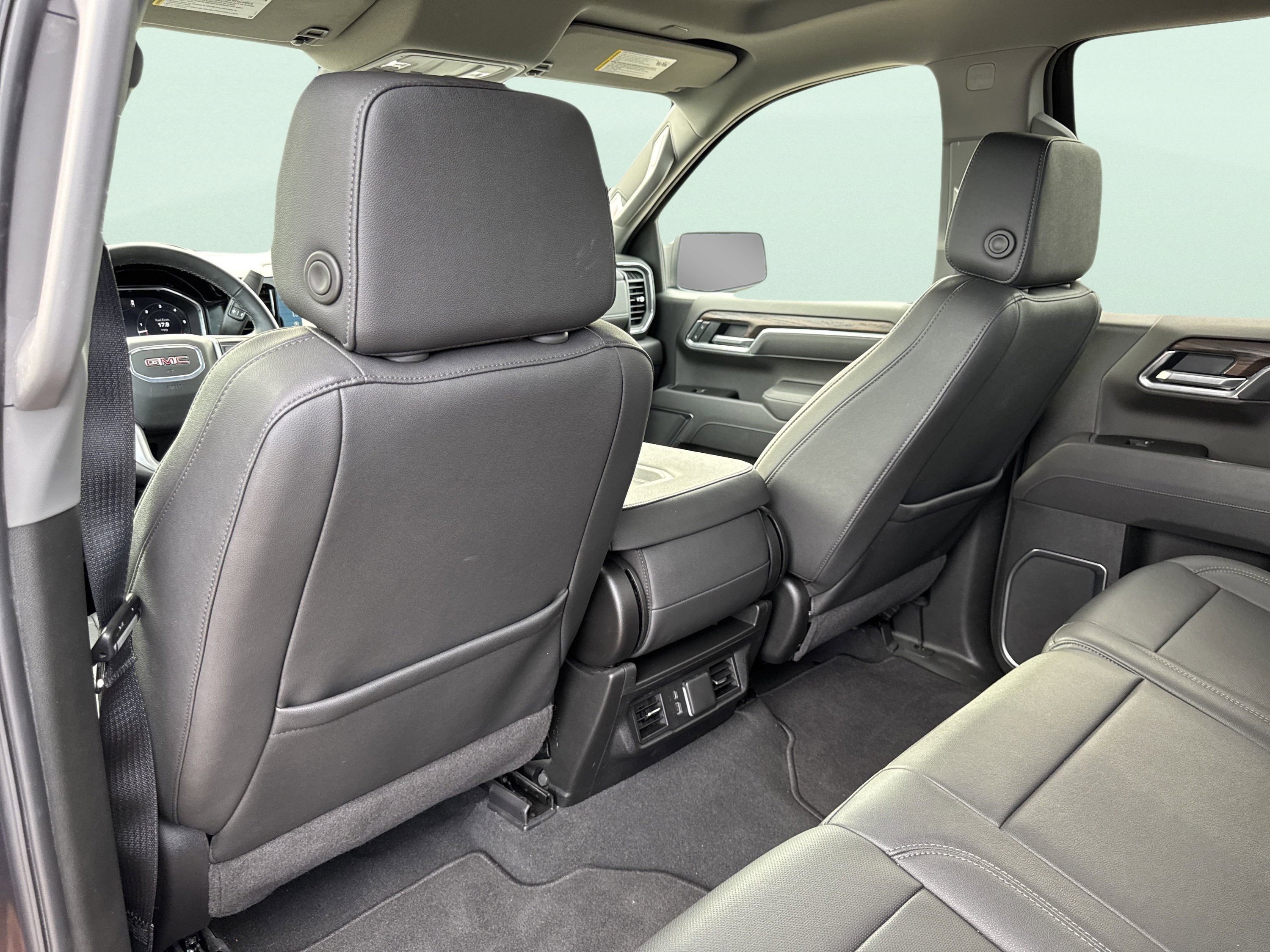 Used 2025 GMC Sierra 1500 SLT image 24