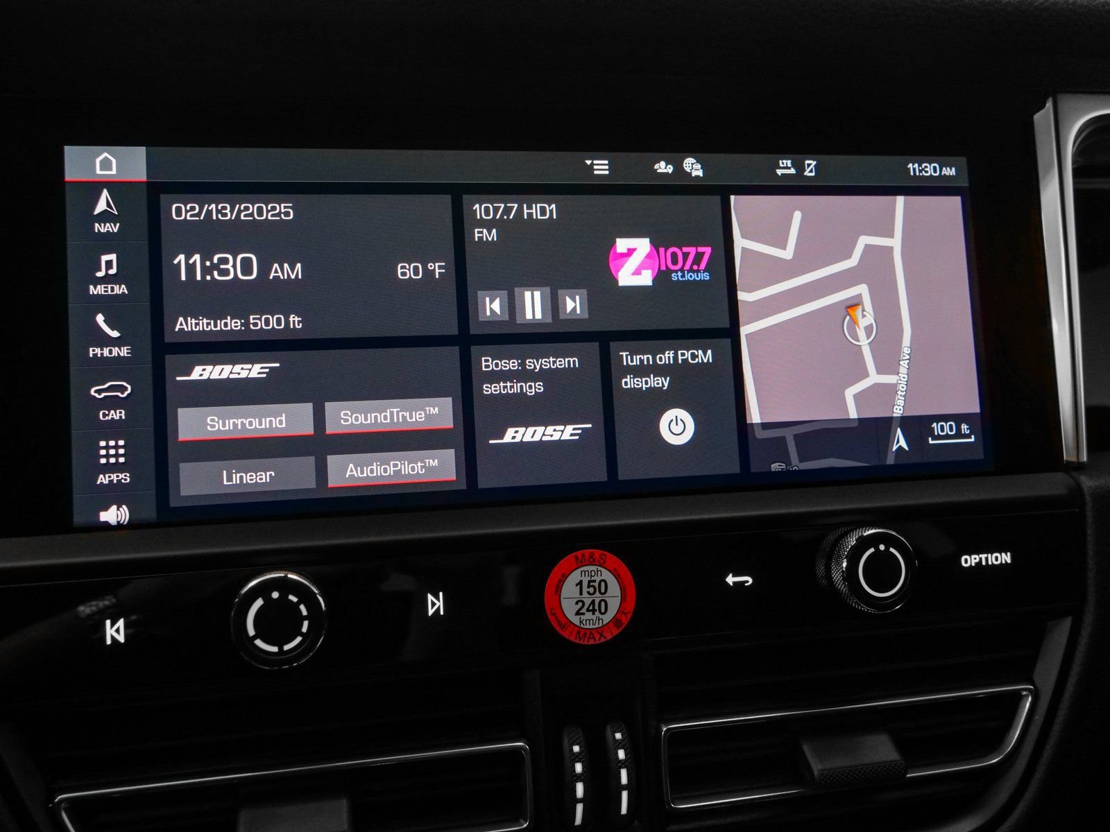Certified 2025 Porsche Macan AWD/4WD image 27