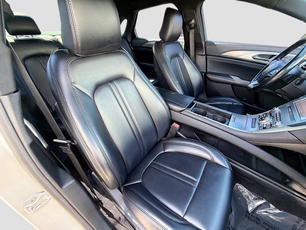 Used 2020 Lincoln MKZ FWD image 13