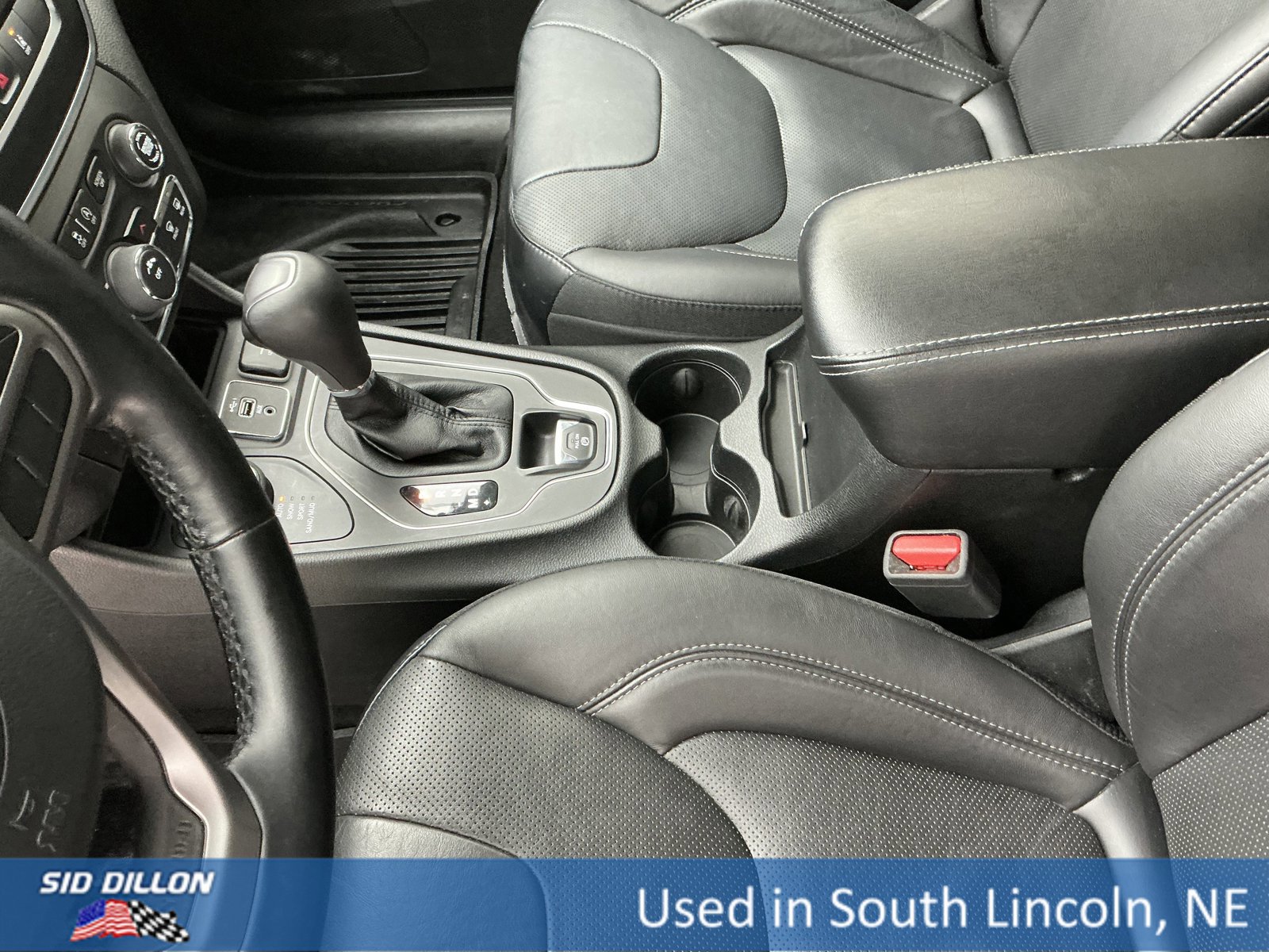 Used 2021 Jeep Cherokee Latitude Lux w/ Mopar Interior Package image 14