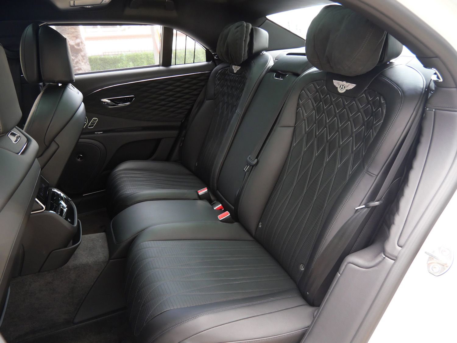 Used 2022 Bentley Flying Spur V8 AWD/4WD image 21