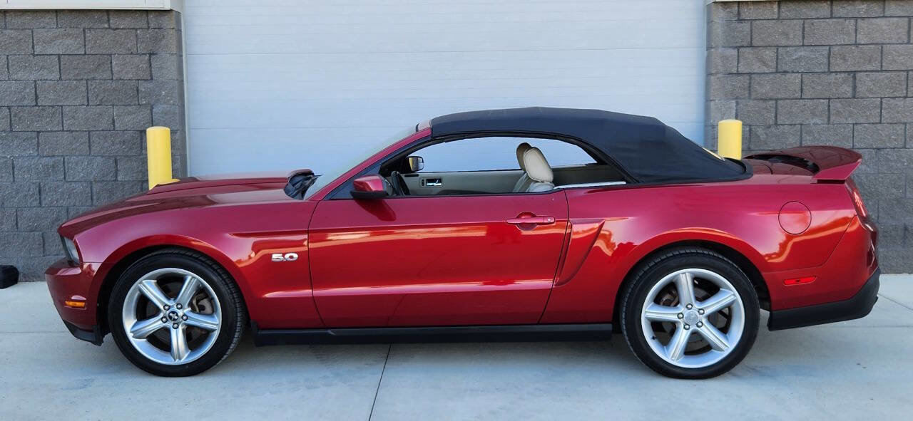 Used 2011 Ford Mustang GT Premium image 19