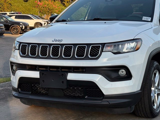 Used 2023 Jeep Compass Latitude w/ Convenience Group AWD/4WD image 10