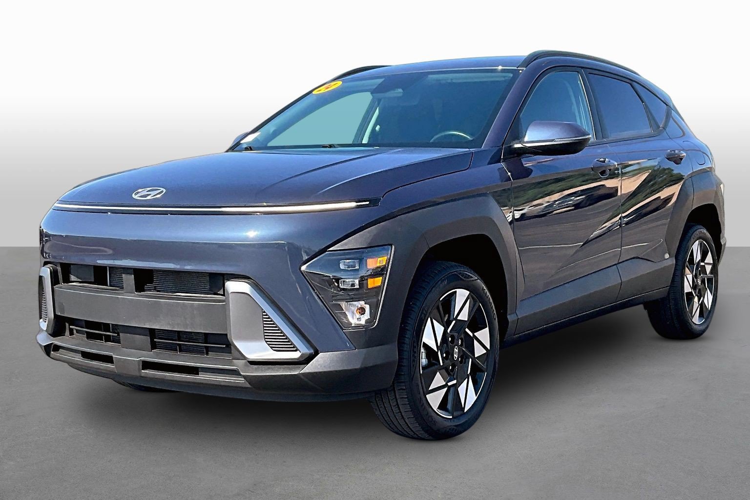 Used 2024 Hyundai Kona SEL AWD/4WD image 1