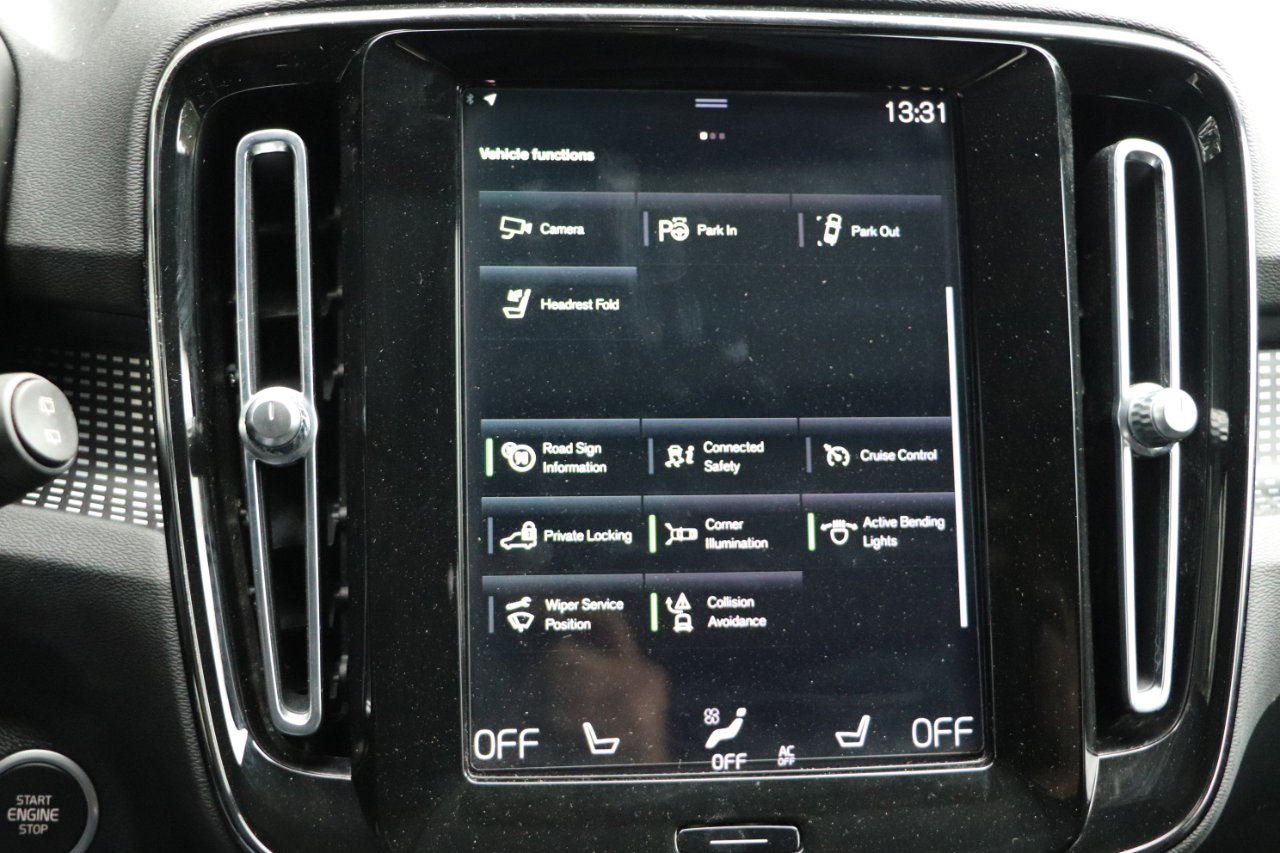 Used 2021 Volvo XC40 T5 R-Design w/ Advanced Package image 21