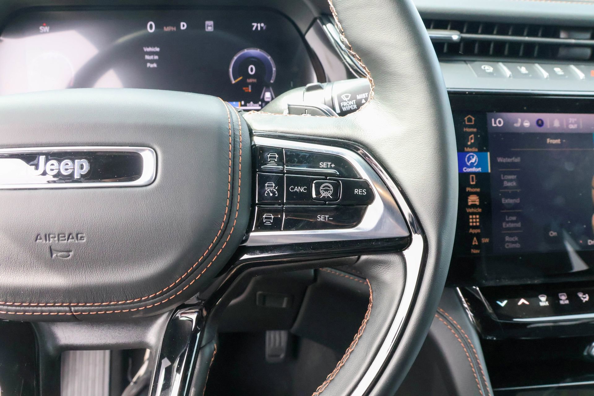 New 2026 Jeep Grand Cherokee L Summit AWD/4WD image 32