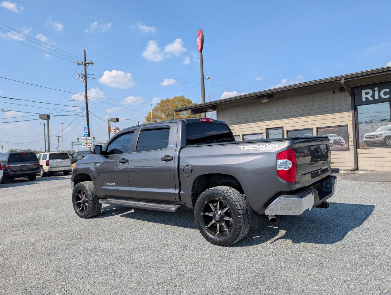 Used 2015 Toyota Tundra SR5 w/ TRD Off Road Package image 9