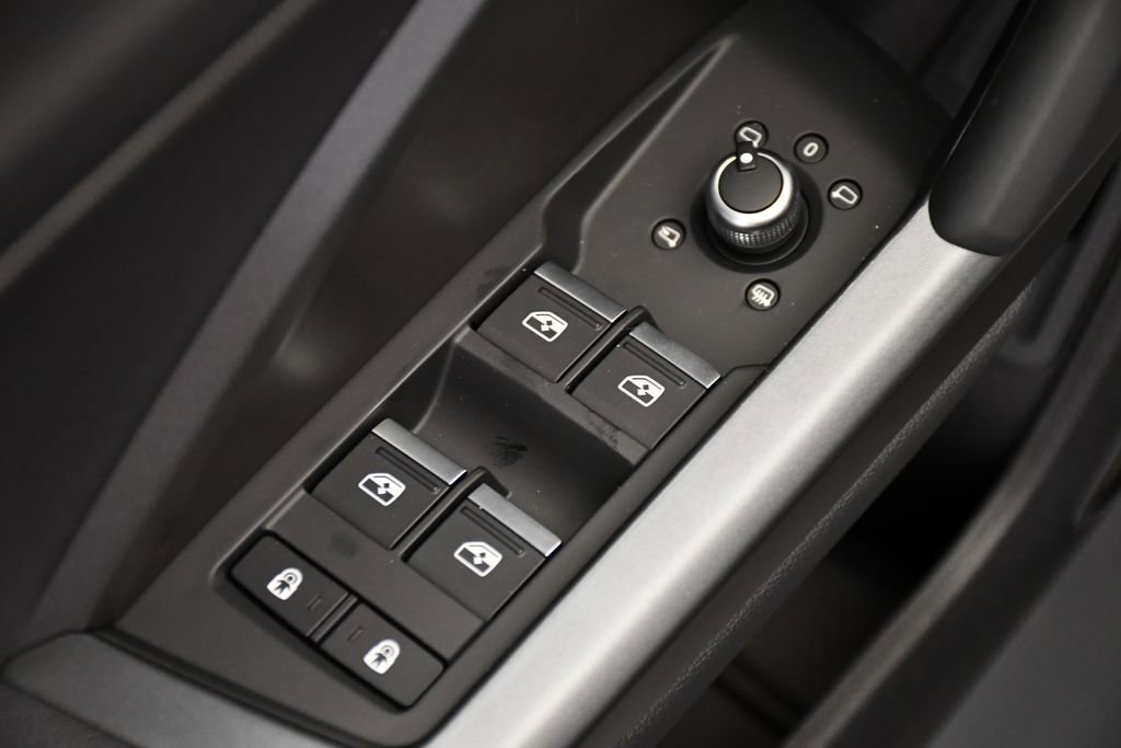 Used 2025 Audi Q3 2.0T Premium Plus w/ Premium Plus Package image 36