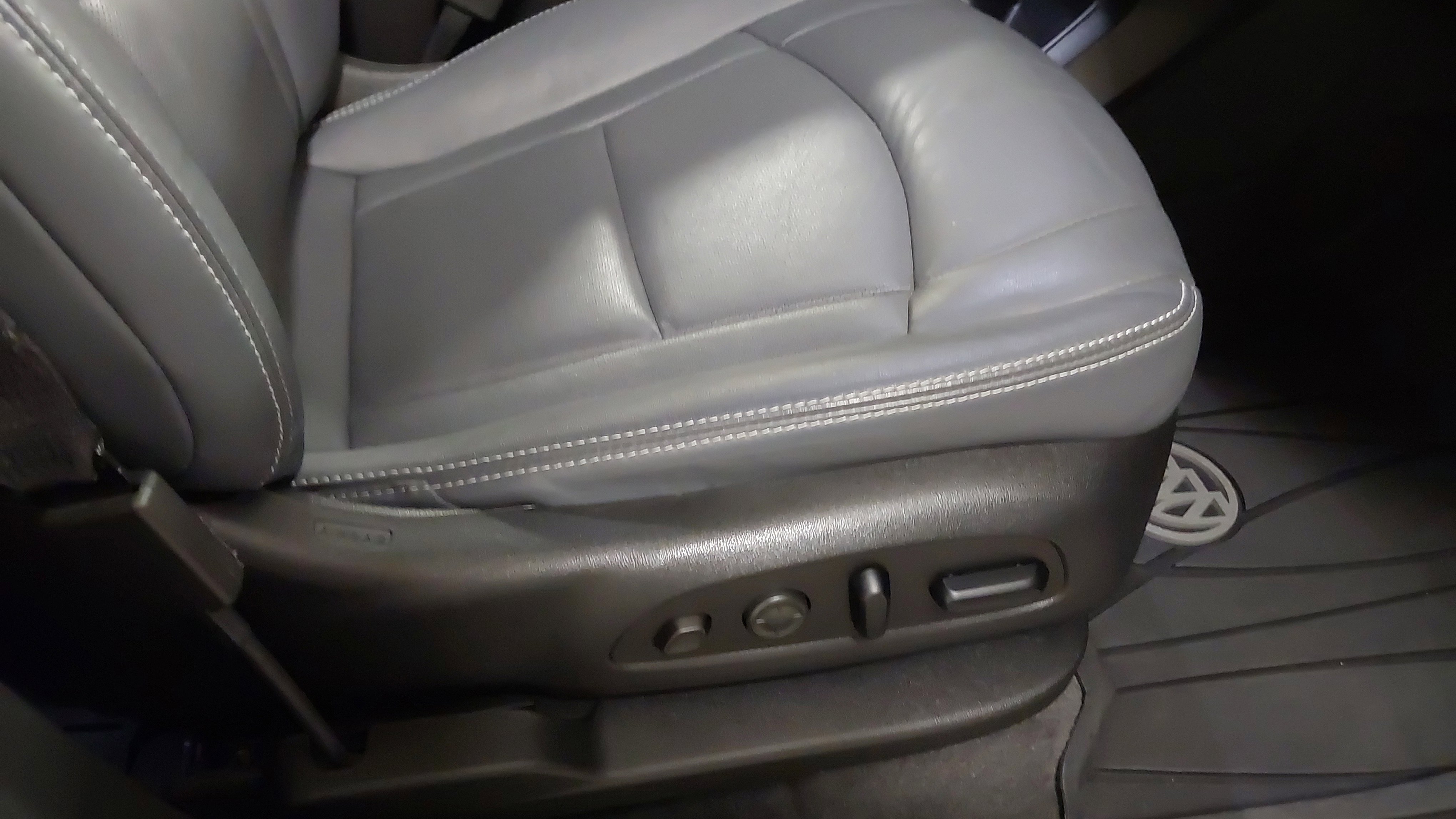 Used 2020 Buick Enclave Premium w/ LPO, Floor Liner Package image 29
