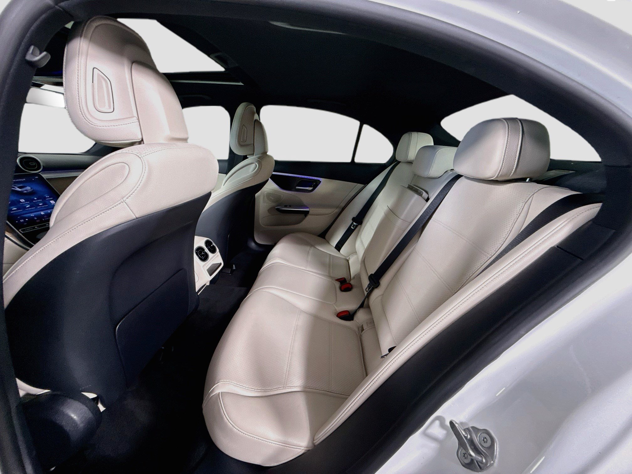 Used 2024 Mercedes-Benz C 300 Sedan image 25
