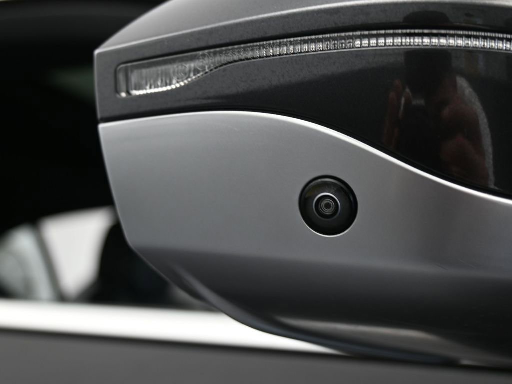 Used 2024 BMW 530i xDrive image 49