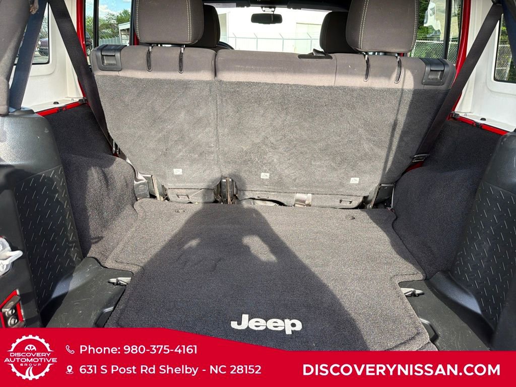 Used 2017 Jeep Wrangler Unlimited Sahara w/ Connectivity Group image 34