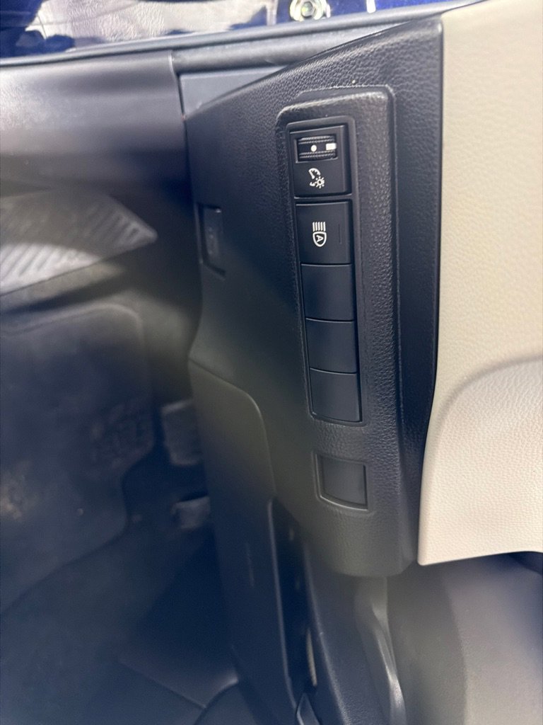 Used 2021 Toyota Corolla LE image 14