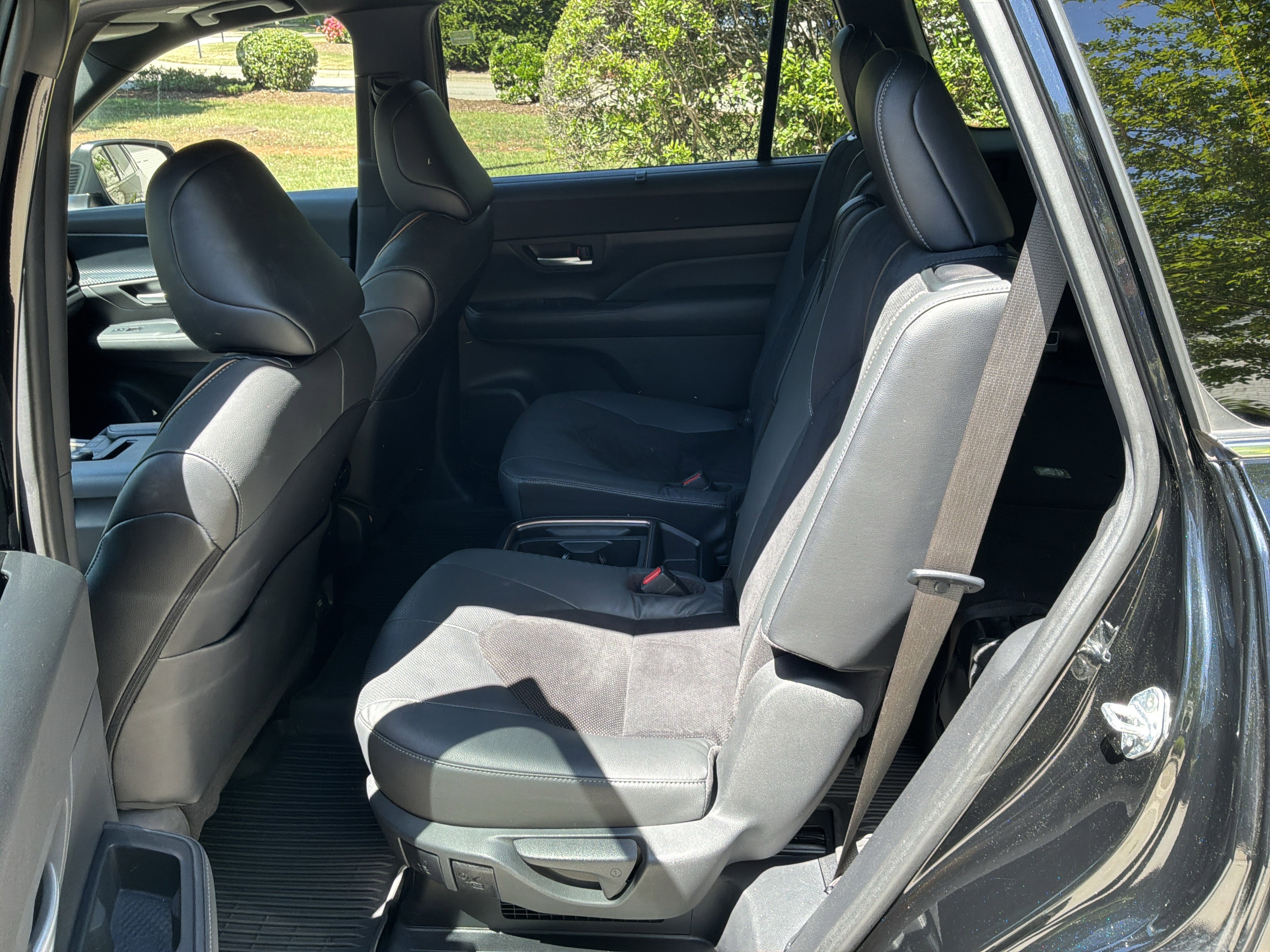 Used 2024 Toyota Grand Highlander AWD Hybrid image 30