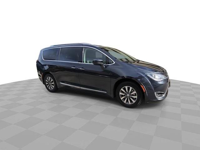 Used 2020 Chrysler Pacifica Touring-L w/ Premium Audio Group image 2