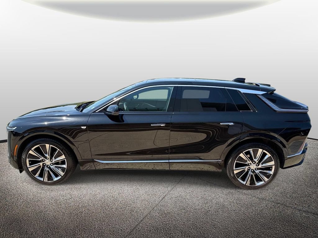 Certified 2025 Cadillac Lyriq Luxury w/ LPO, Floor Liner Package AWD/4WD image 3