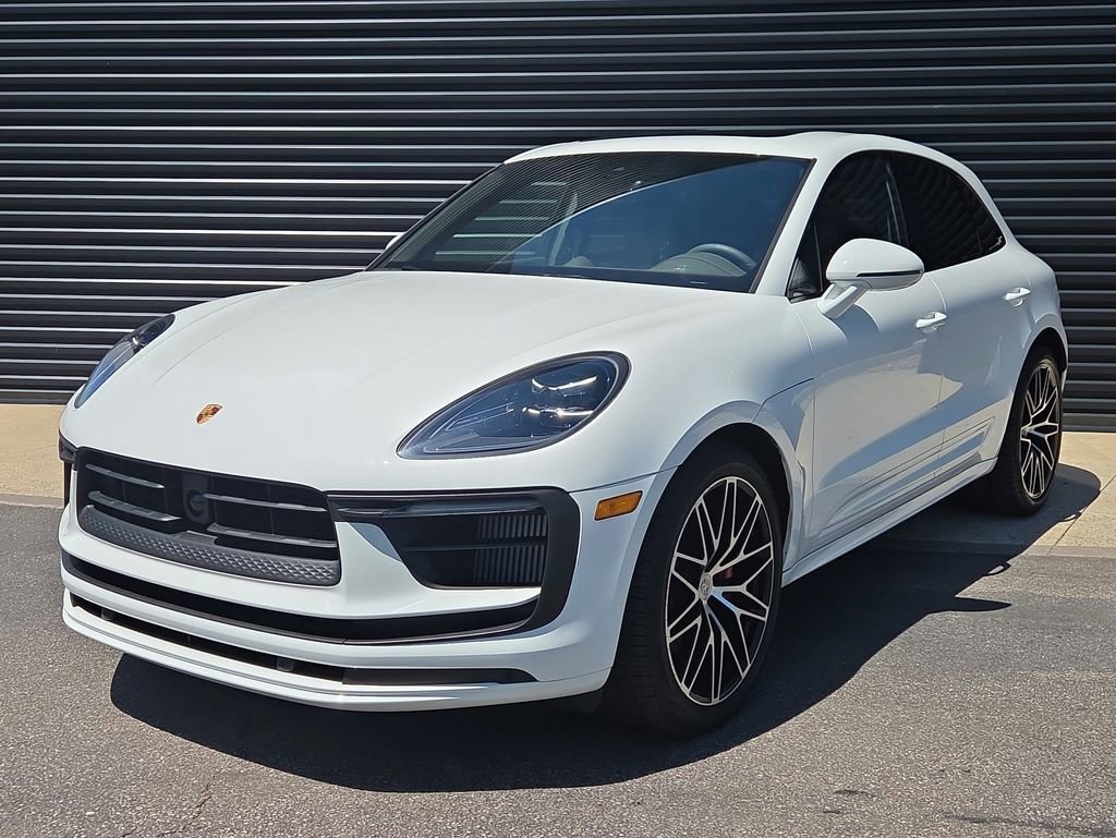 Certified 2026 Porsche Macan S AWD/4WD image 1