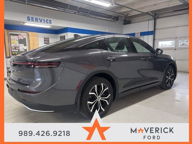 Used 2023 Toyota Crown XLE image 5